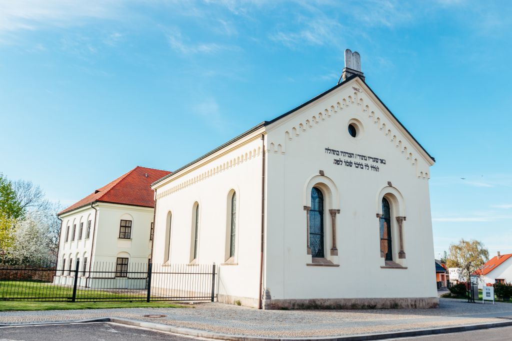 IDOVSK SYNAGOGA A KOLA HEMANV MSTEC