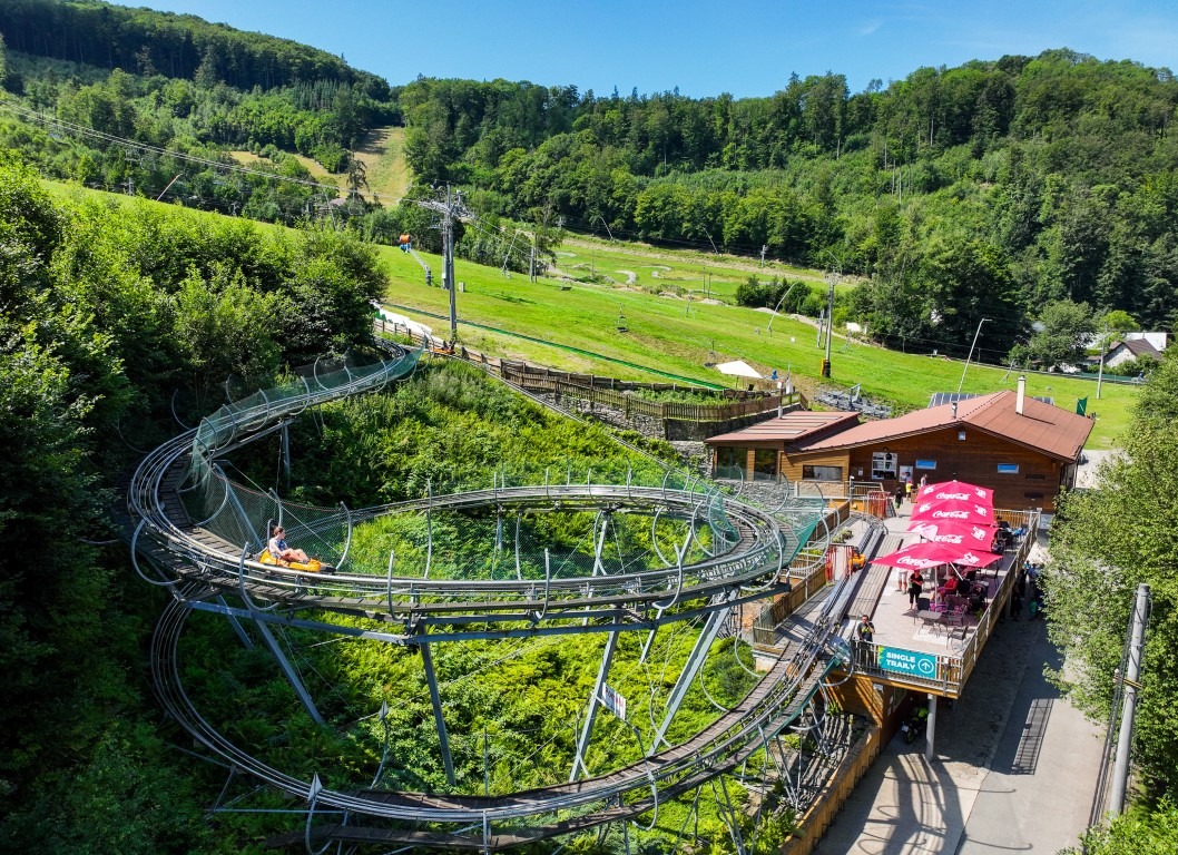 BOBOV� DR�HA HRUB� VODA