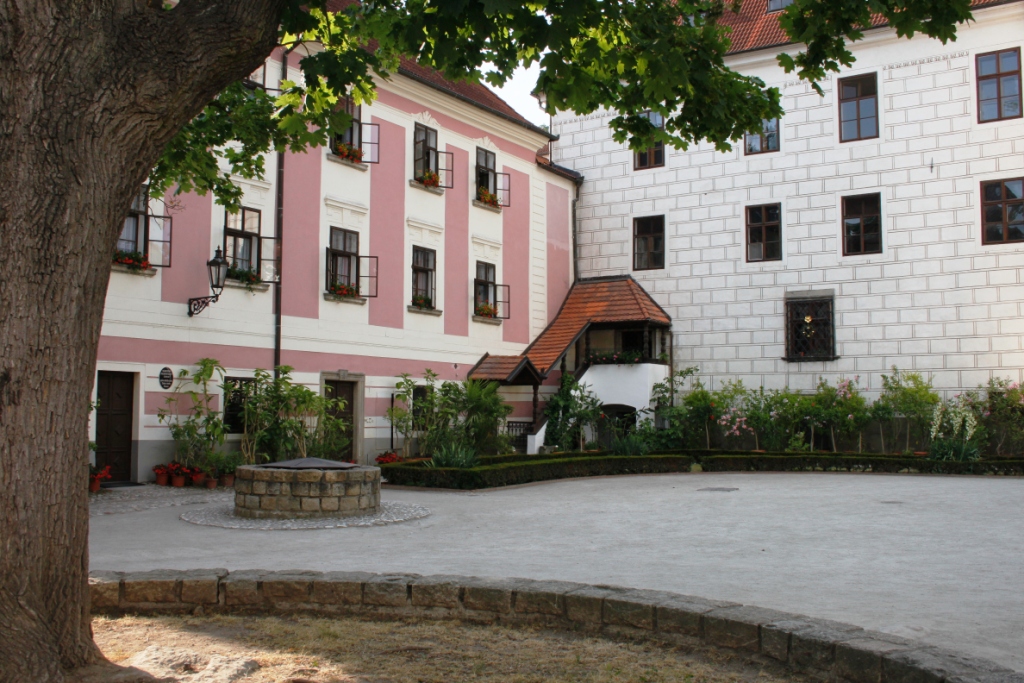 Z�MEK T�EBO� (NKP)