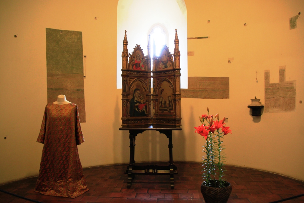 HRAD KARL�TEJN (NKP)