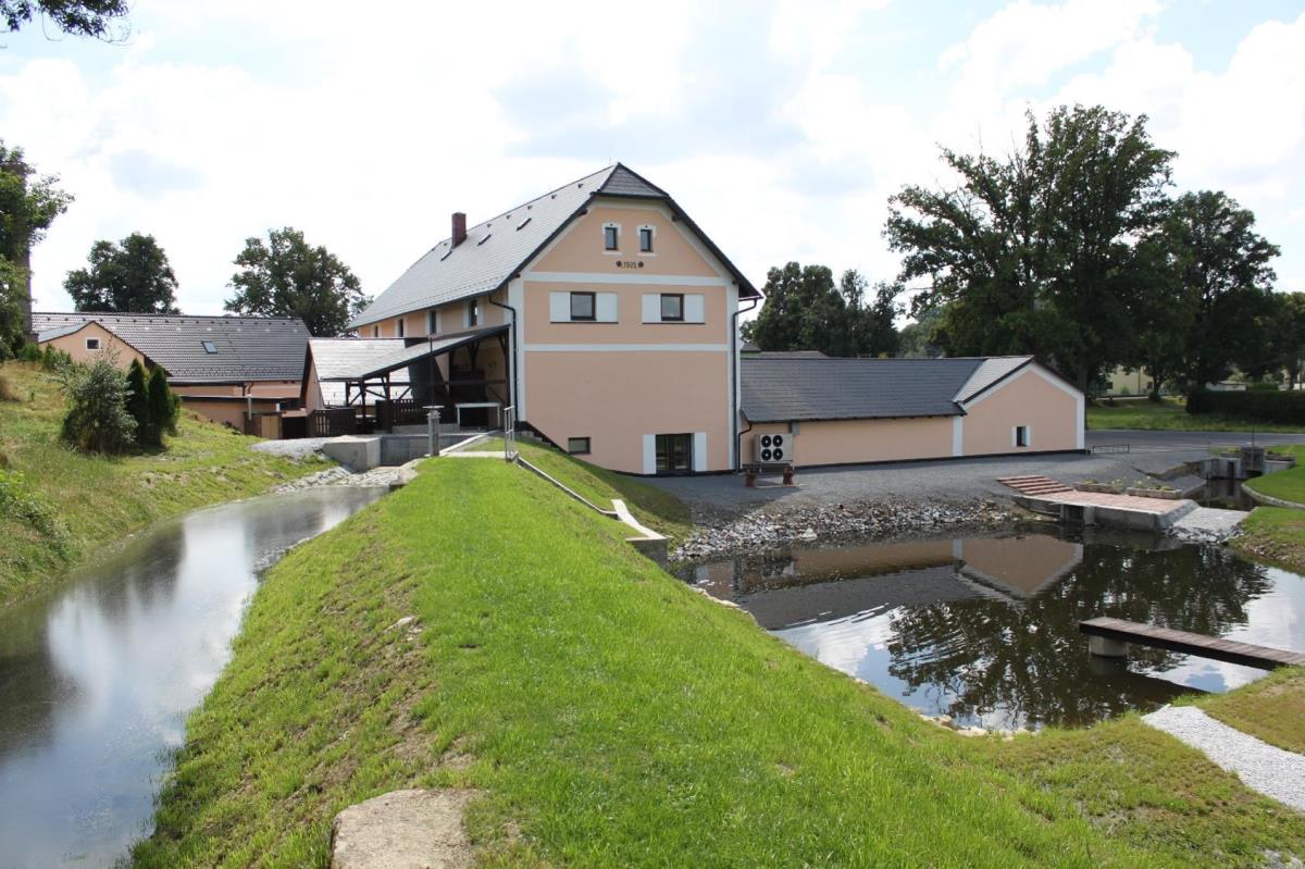 MUZEUM MLYN��STV�, PEKA�STV� A ZEM�D�LSTV� V BO�ETIC�CH