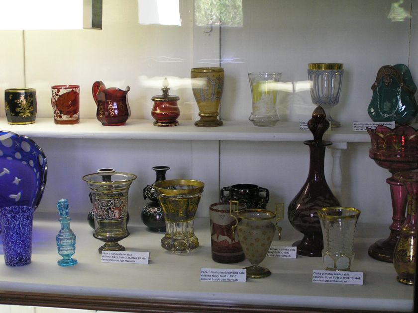 M�STSK� MUZEUM A KNIHOVNA ��SLAV