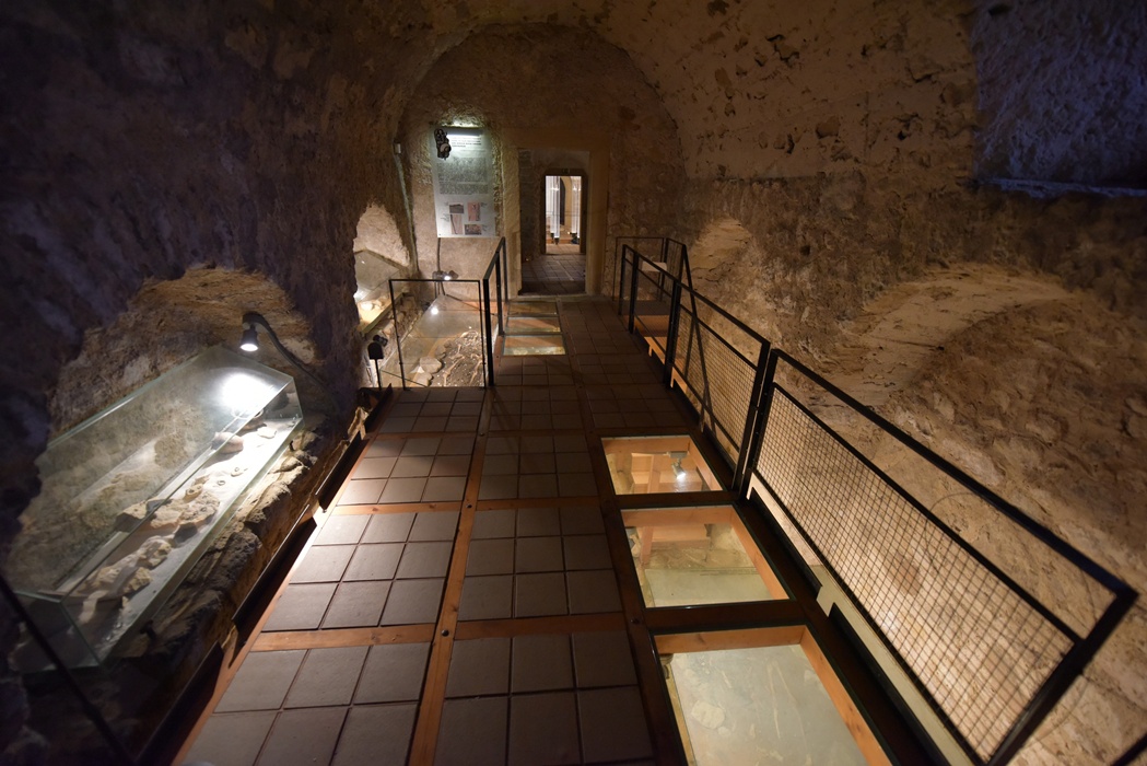 M�STSK� PAL�C TEMPL MLAD� BOLESLAV