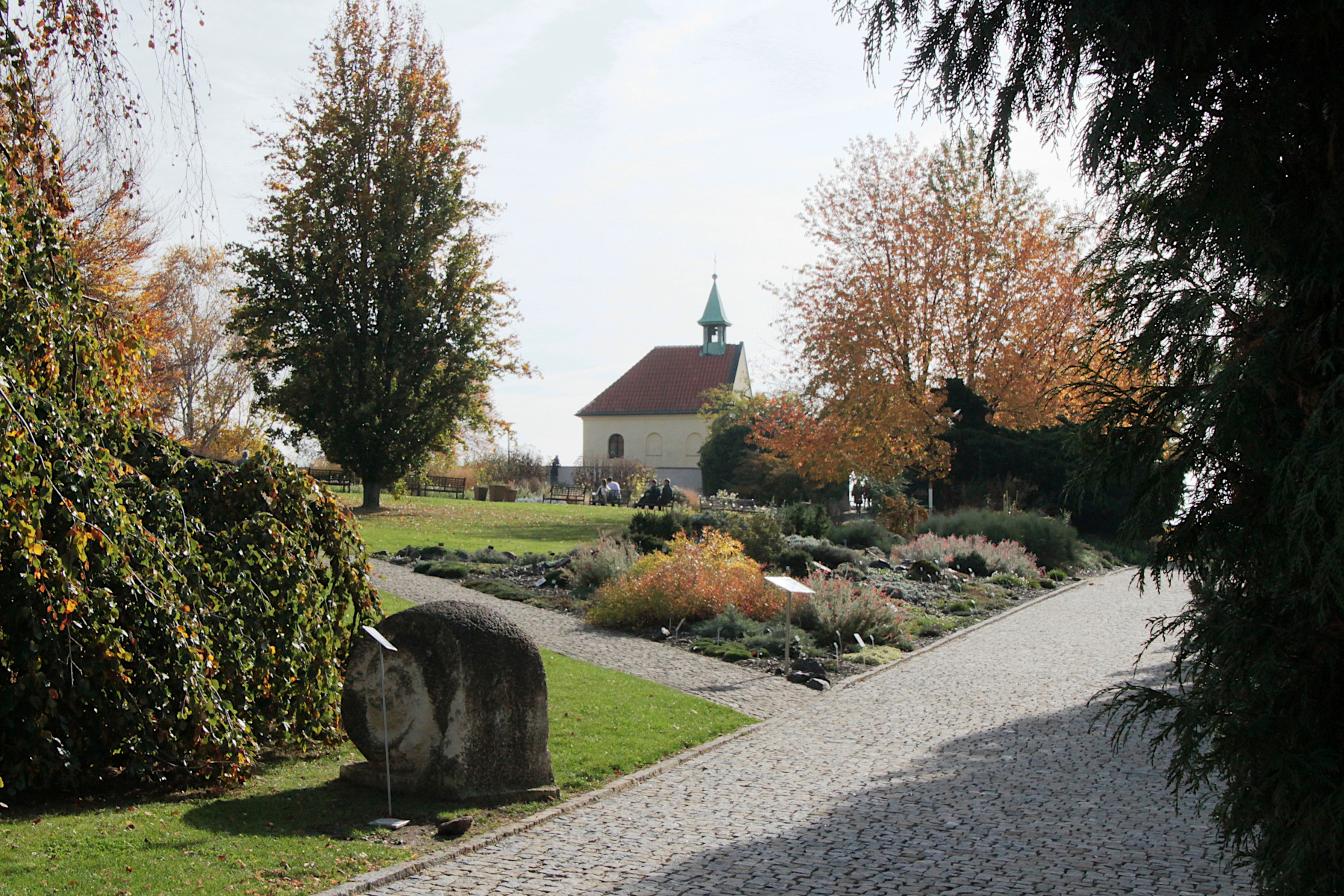 BOTANICK� ZAHRADA - PRAHA TROJA