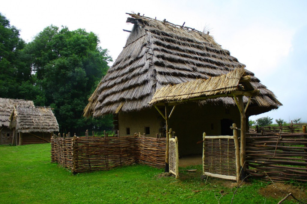 VILLA NOVA UH��NOV ARCHEOLOGICK� SKANZEN