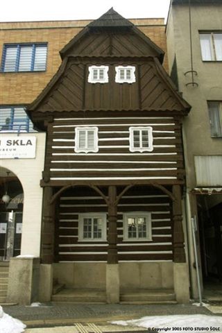 Klemencovsko - sou��st sklen�n� expozice