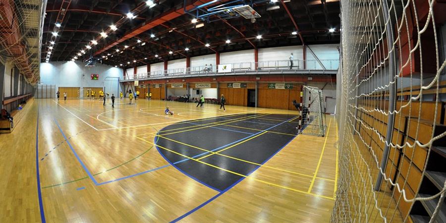 SPORTOVN� HALA HUSTOPE�E